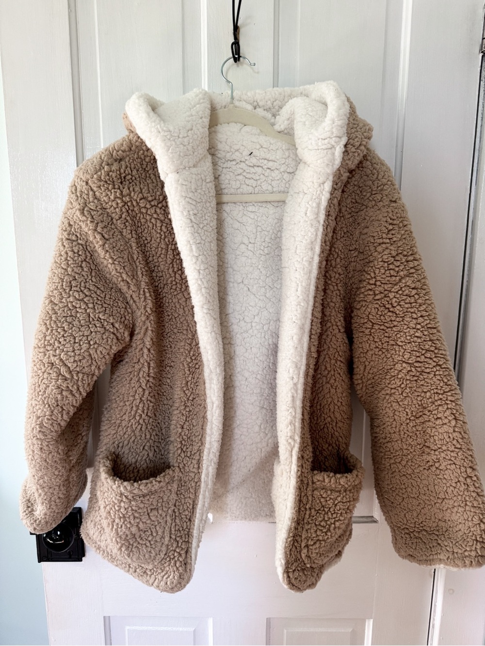 Love Tree Reversible Two-Tone Teddy Jacket in Beige and Cream